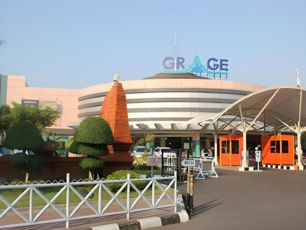 Grage Hotel Cirebon Exteriör bild