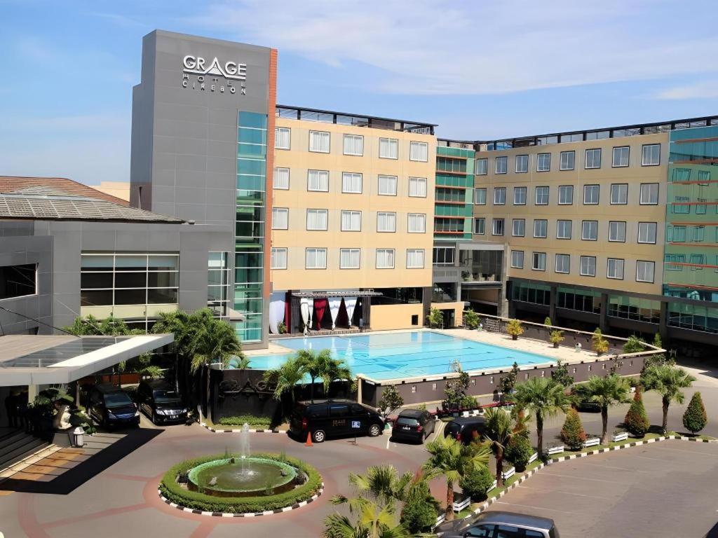 Grage Hotel Cirebon Exteriör bild